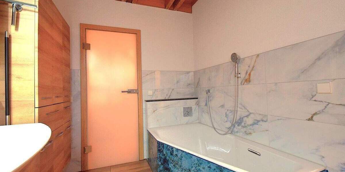 Mehrfamilienhaus, Wohnhaus Böbingen an der Rems Böbingen - 7 Zimmer, 224 m&sup2;, 600.000&euro; | Angebot:26418141
