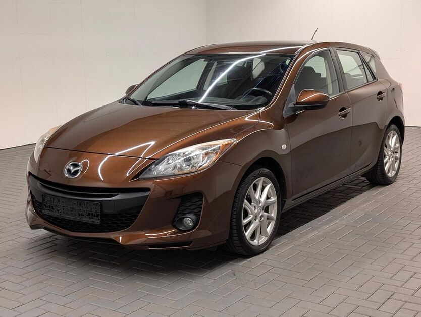 Mazda 3 118.000 km 6.980 € Langenweddingen 39171
