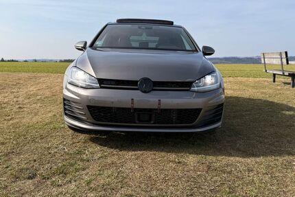 VW Golf 121.000 km 15.600 &euro; Ludwigsstadt 96337