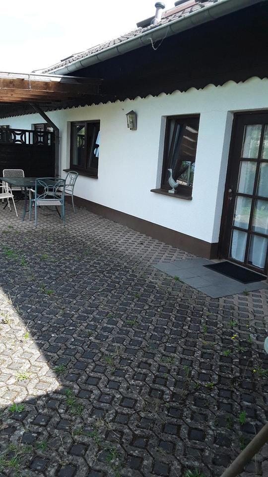 Kleine Wohnung in ruhiger Lage an Einzelperson zu vermieten.