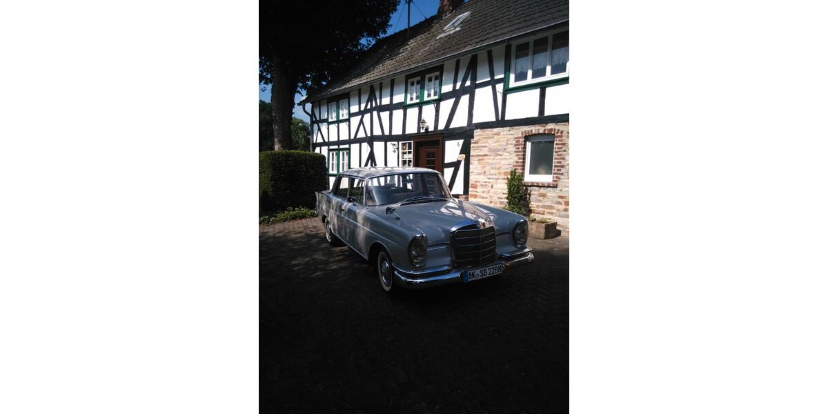Mercedes-Benz 220 81.000 km 49.000 &euro; Forstmehren 57635