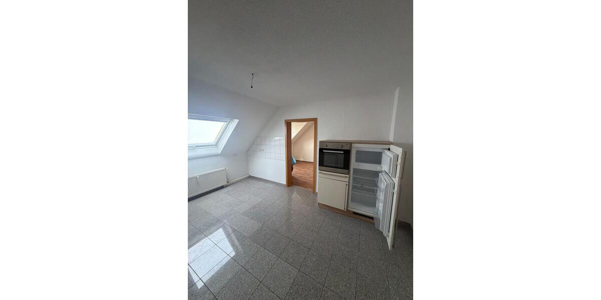 Dachgeschoßwohnung Essen Stadtbezirk VII - 5 Zimmer, 100 m&sup2;, 695&euro; | Angebot:24884993