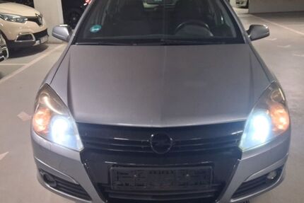 Opel Astra 280.000 km 750 € München 80689
