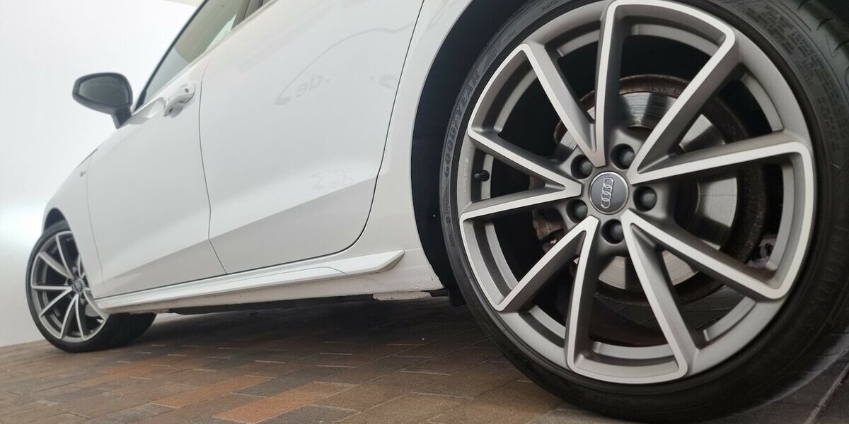 Audi A4 40 TFSI S line MHEV LED ACC AHK Navi Massage 76.500 km 28.800 &euro; Garrel 49681