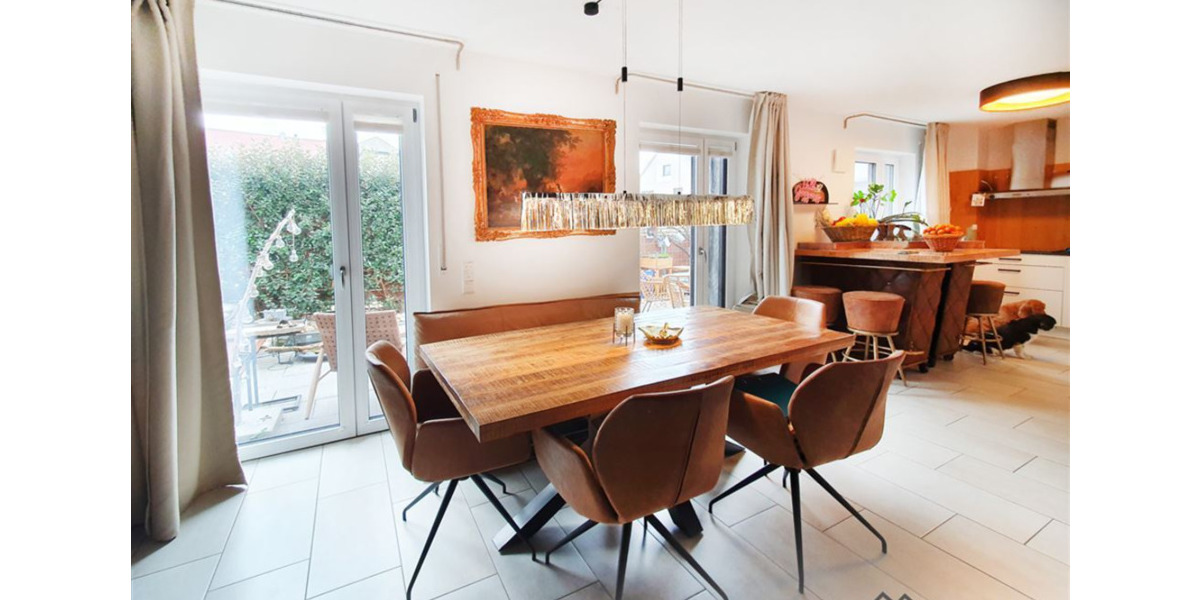 Etagenwohnung Neustadt a d Aisch - 4 Zimmer, 111 m&sup2;, 439.000&euro; | Angebot:23712813