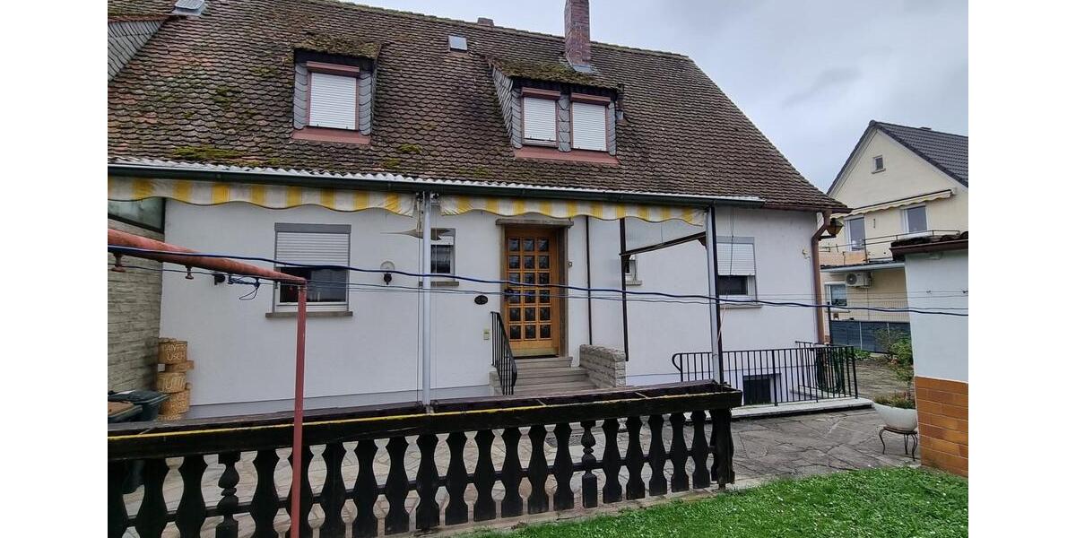 Doppelhaushälfte voll unterkellert mit Doppelgarage 2 zimmer