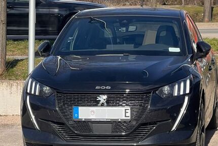 Peugeot 208 69.000 km 10.900 &euro; Hamburg 20457
