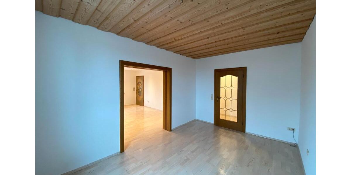 Etagenwohnung Biessenhofen - 4 Zimmer, 99 m&sup2;, 1.050&euro; | Angebot:26278735