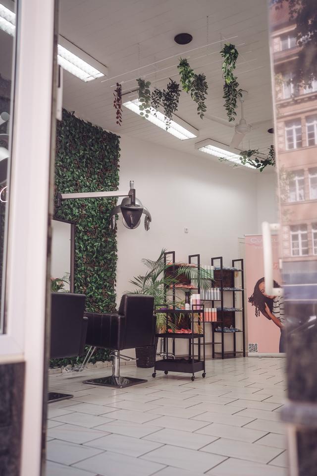 Friseursalon zur Untermiete am Platz der Luftbrücke