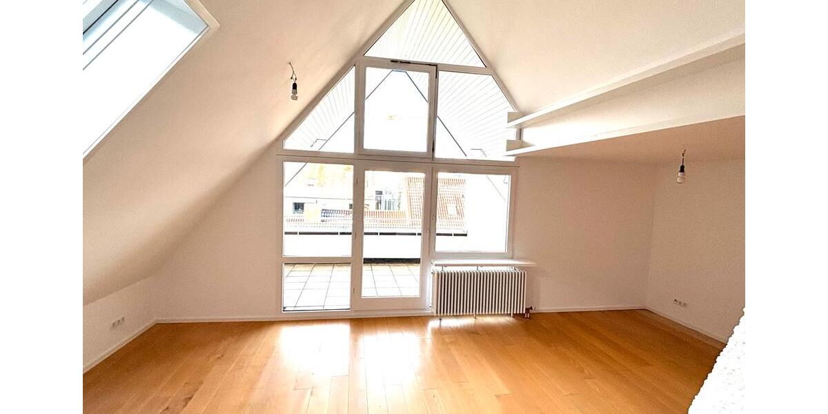 Charmante 4-Zimmer-Wohnung mit Kamin & Balkon 4 zimmer