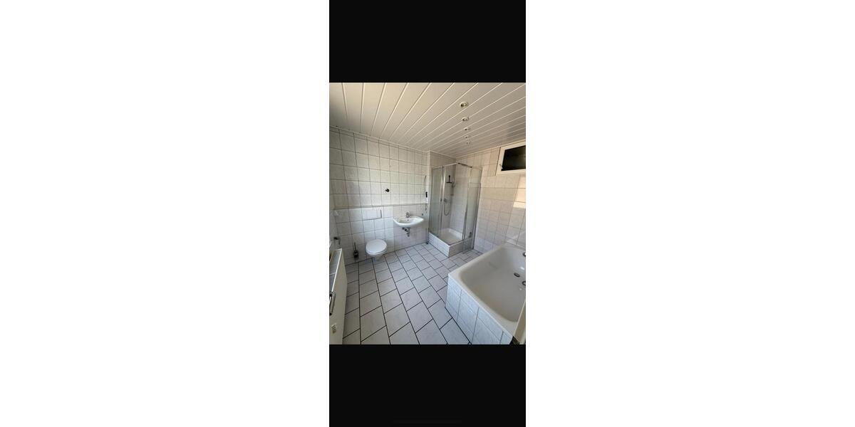 Etagenwohnung Einbeck - 3 Zimmer, 105 m&sup2;, 800&euro; | Angebot:26338140