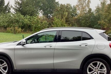 Mercedes-Benz 220 87.500 km 19.900 € Niederfrohna 09243