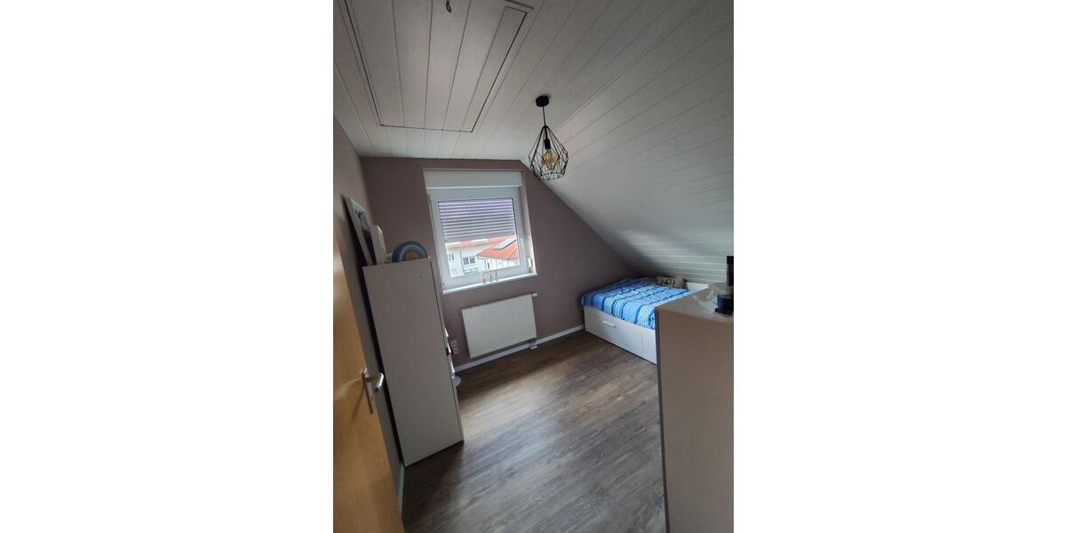 Doppelhaushälfte - frisch saniert und renoviert - super Lage 7.5 zimmer