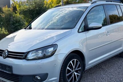 VW Touran 218.000 km 7.999 &euro; Dreieich 63303