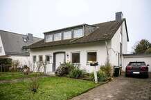Haus zum Kaufen in Düsseldorf 1.095.000 € 239.97 m²