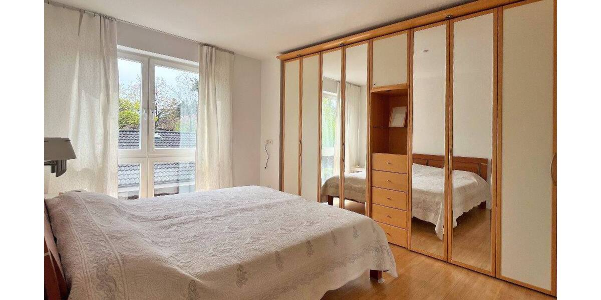 Etagenwohnung Hamburg Wellingsbüttel - 4 Zimmer, 121 m&sup2;, 2.230&euro; | Angebot:26438521