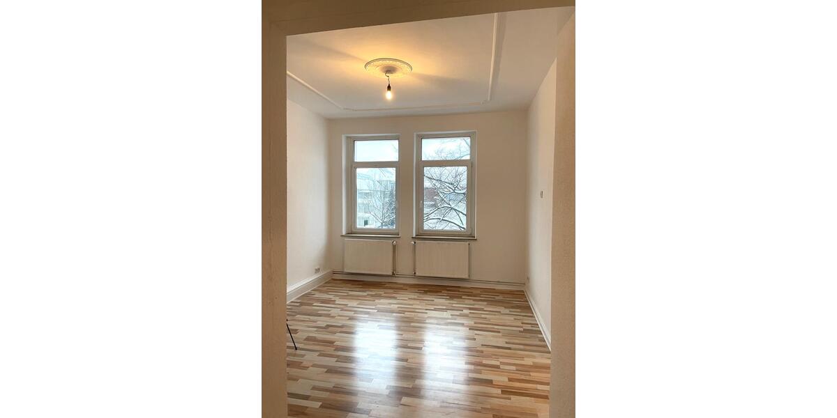 2-geschossige Wohnung mit Balkon im Östlichen Ringgebiet 5 zimmer