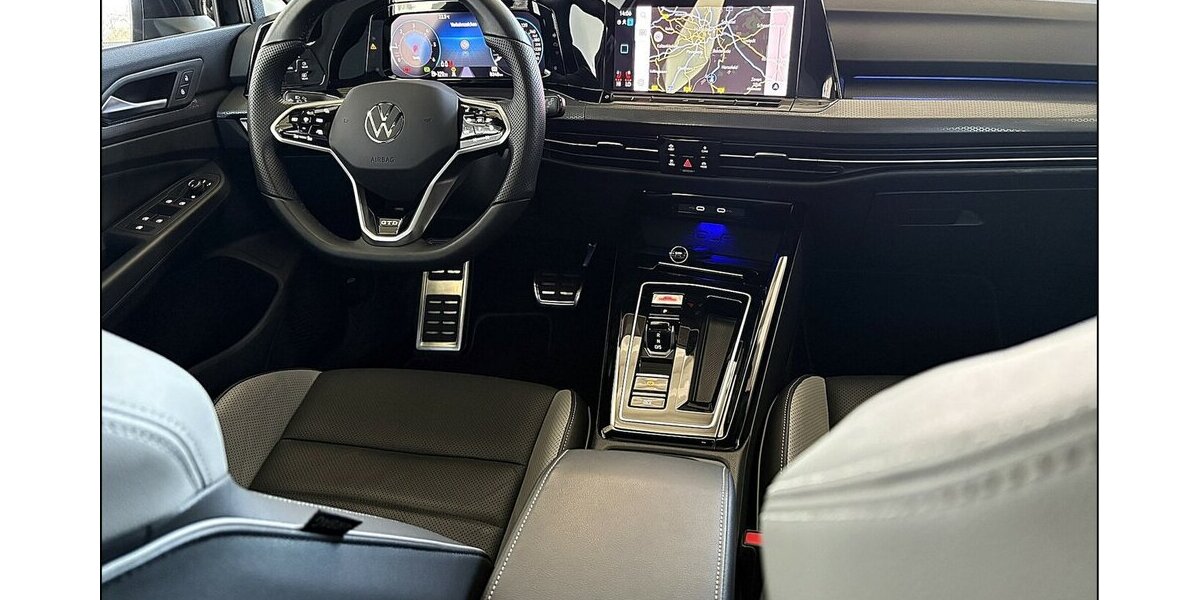 VW Golf VIII GTD Pano LED VirtualCockpit Leder ACC 8.500 km 37.999 &euro; Stade 21682