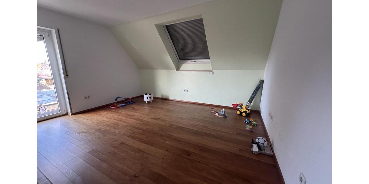 Exklusive 2-Etagen-Wohnung mit Einbauküche, Balkon und Garage zur Miete! 6 zimmer