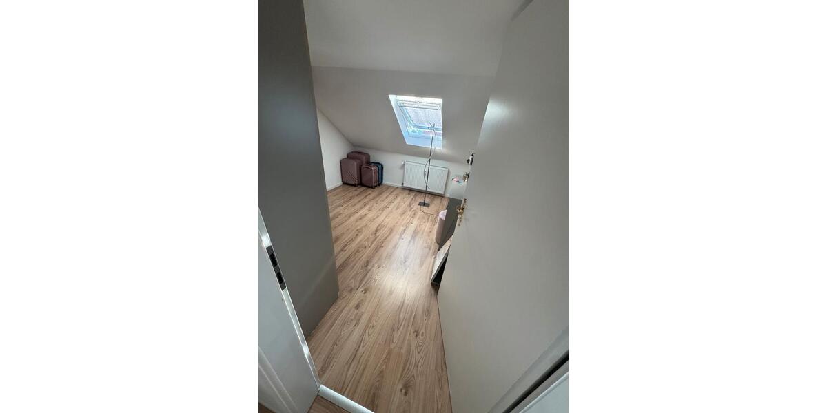 Dachgeschoßwohnung Göttingen Roringen - 3 Zimmer, 75 m&sup2;, 1.000&euro; | Angebot:26355858