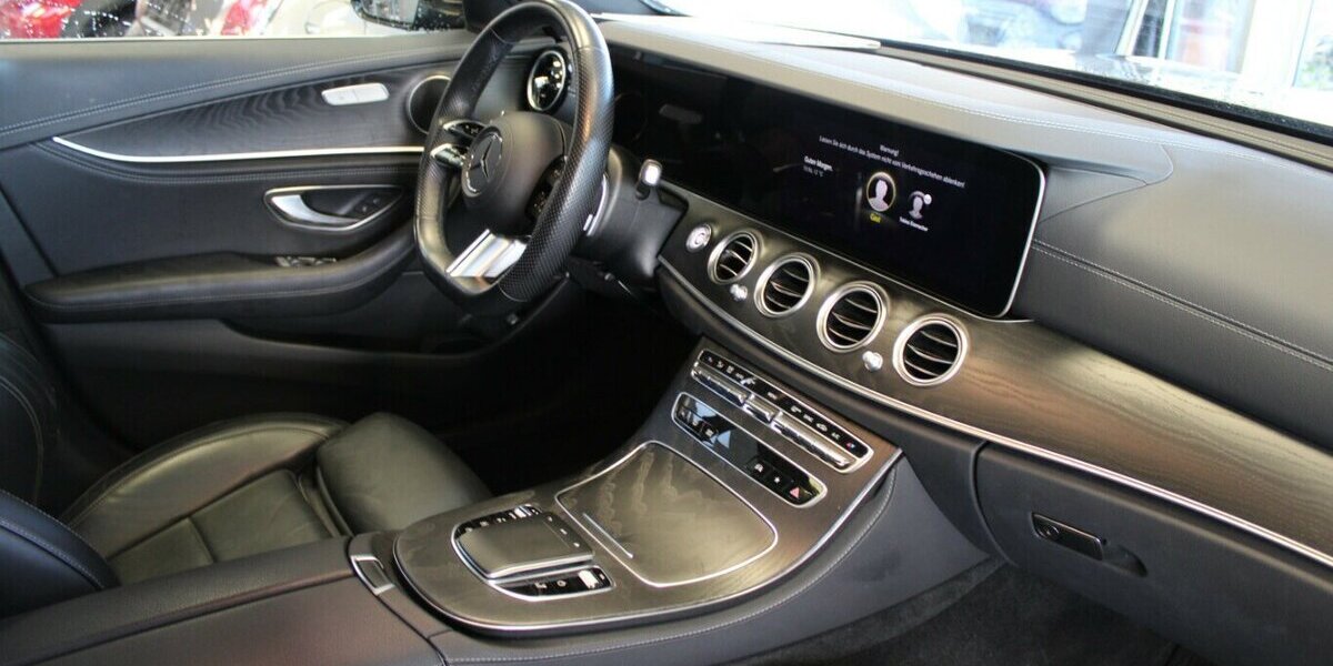 Mercedes-Benz E 300 d 4Matic T 9G-TRONIC AMG Line 78.920 km 37.980 &euro; Euskirchen 53881