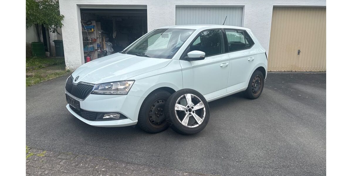 Skoda Fabia 181.579 km 4.250 &euro; Warburg 34414