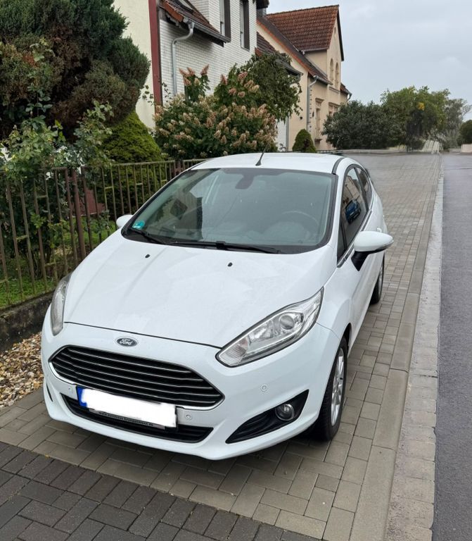 Ford Fiesta 53.100 km 9.800 € Halle 06132