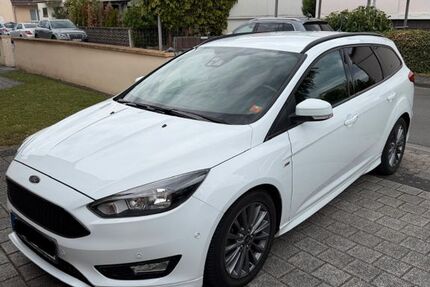 Ford Focus 98.000 km 9.200 &euro; Raunheim 65479