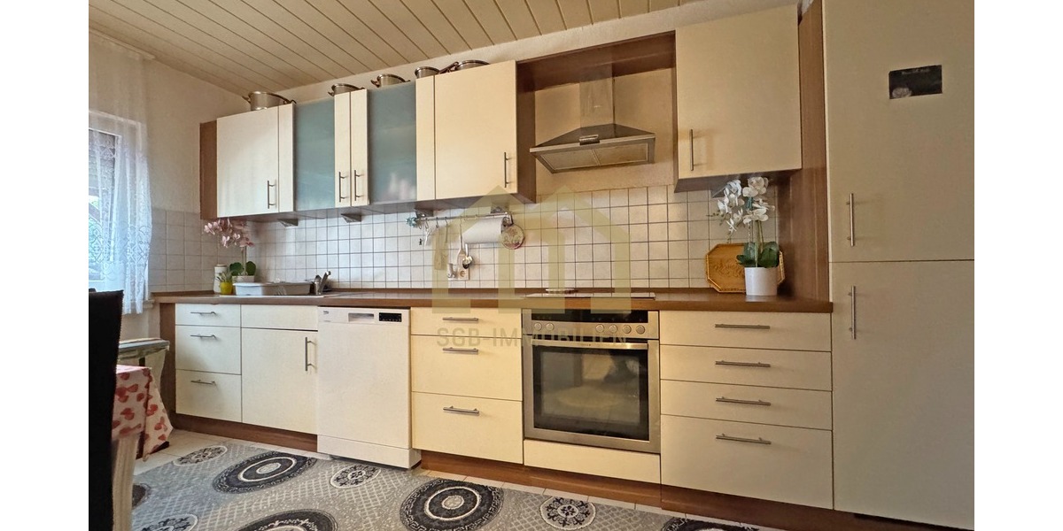 Achim: 5-Zimmer-Reihenhaus mit Garten, EBK & ausgebautem Dachgeschoss + Garage - Reihenmittelhaus Achim | Angebot:26635096