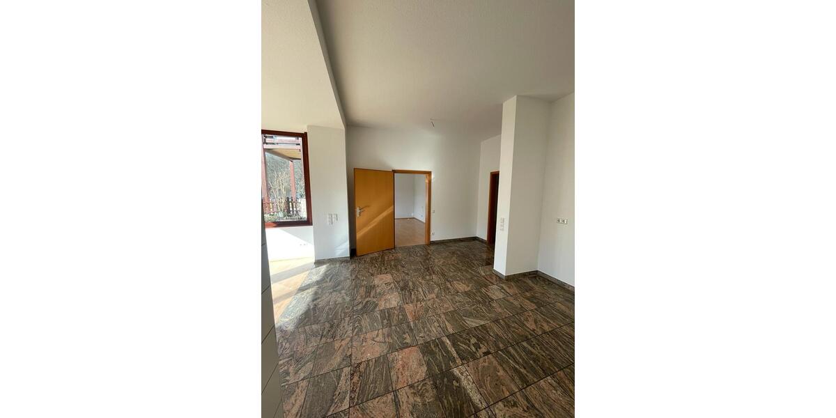 Erdgeschoßwohnung Zschopau - 2 Zimmer, 71 m&sup2;, 639&euro; | Angebot:25270640