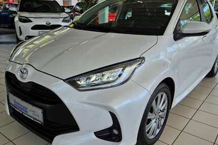 Toyota Yaris 30.000 km 18.950 &euro; Paderborn-Elsen 33104