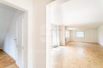 Großzügige Dachgeschoßwohnung mit Südterrasse und Blick ins Grüne in Lohmar.