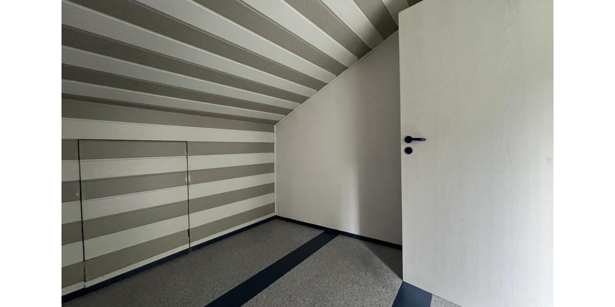 Etagenwohnung Oberderdingen - 3 Zimmer, 120 m&sup2;, 1.100&euro; | Angebot:24748878