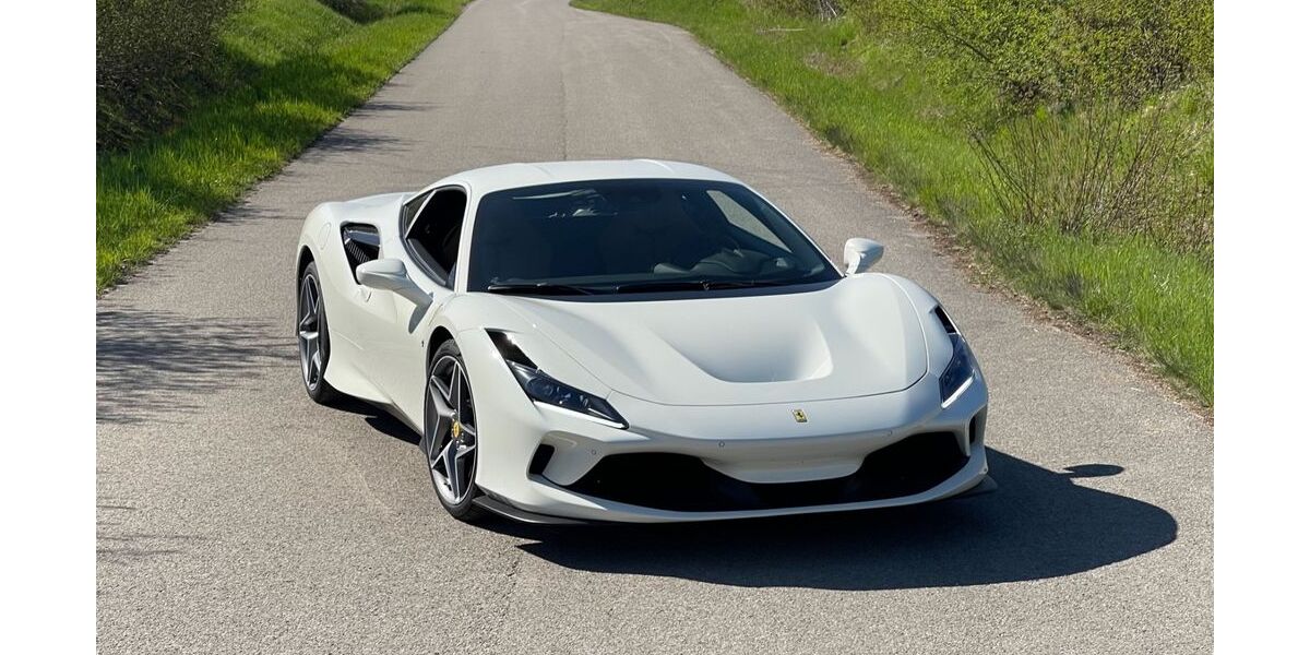 Ferrari F8 4.050 km 299.000 &euro; Grünwald 82031
