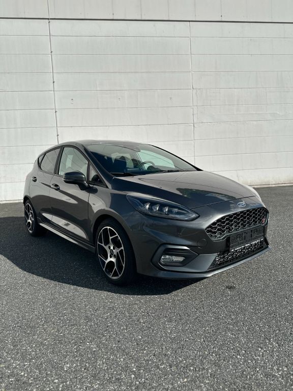 Ford Fiesta 100.000 km 13.900 € Windischeschenbach 92670