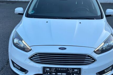 Ford Focus 94.000 km 9.799 &euro; Düsseldorf - Bezirk 8 40231