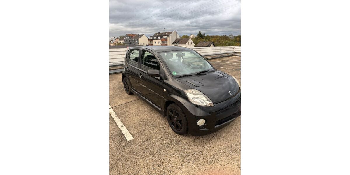 Daihatsu Sirion 91.000 km 3.300 € Leverkusen 51373