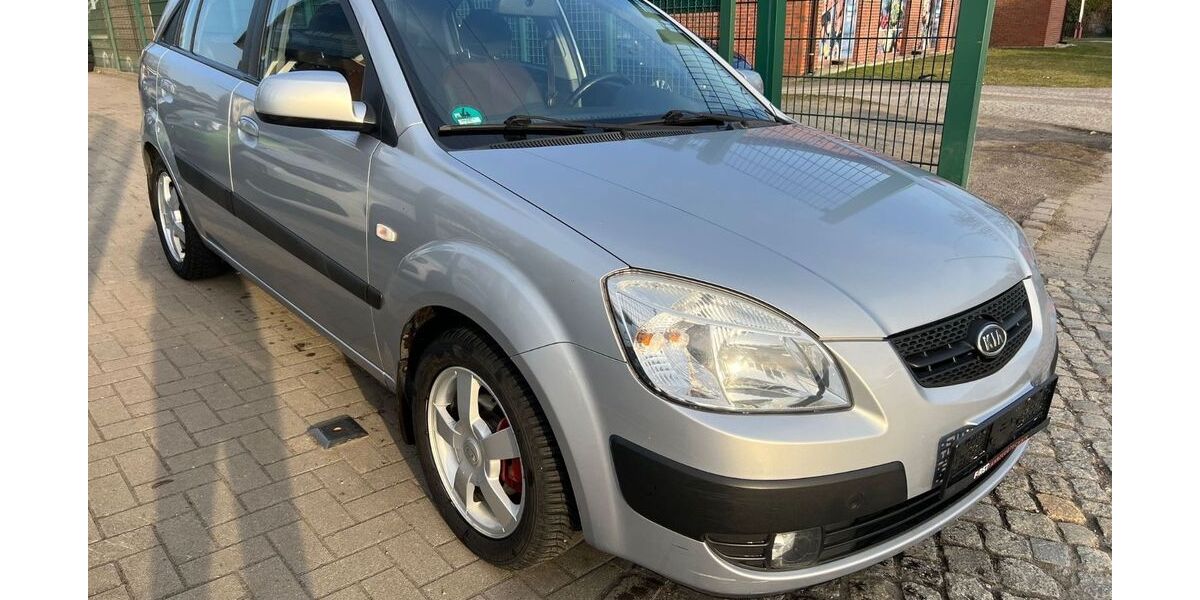 Kia Rio 131.000 km 2.390 &euro; Berlin Weißensee-Pankow 13086