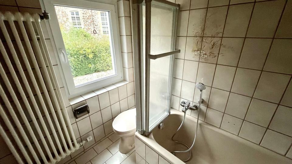 Charmante Doppelhaushälfte mit 4 Zimmern, Küche und kleinem Garten! 4 zimmer