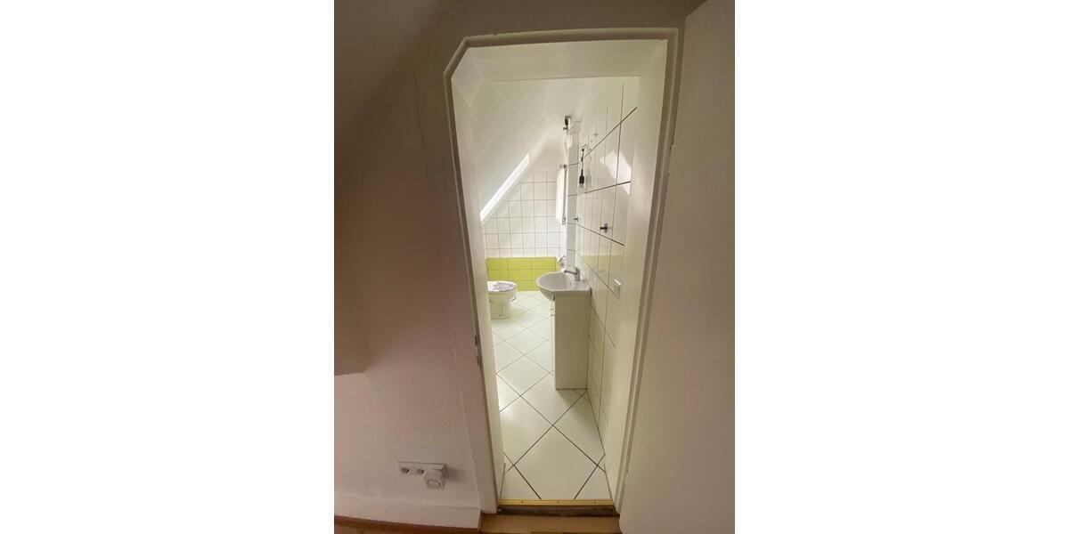 Dachgeschoßwohnung Delligsen - 4 Zimmer, 89 m&sup2;, 923&euro; | Angebot:26198056