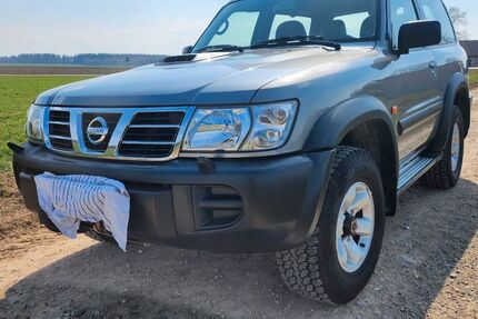 Nissan Patrol 257.000 km 12.950 &euro; Gräfelfing 82166