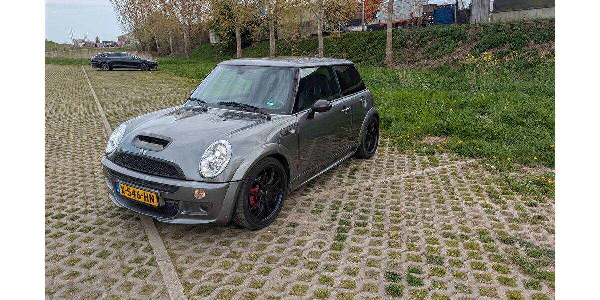 Mini John Cooper Works 133.000 km 13.500 &euro; Born 18375