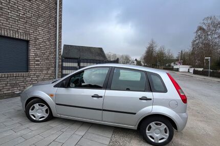 Ford Fiesta 155.000 km 2.690 &euro; Hameln 31787