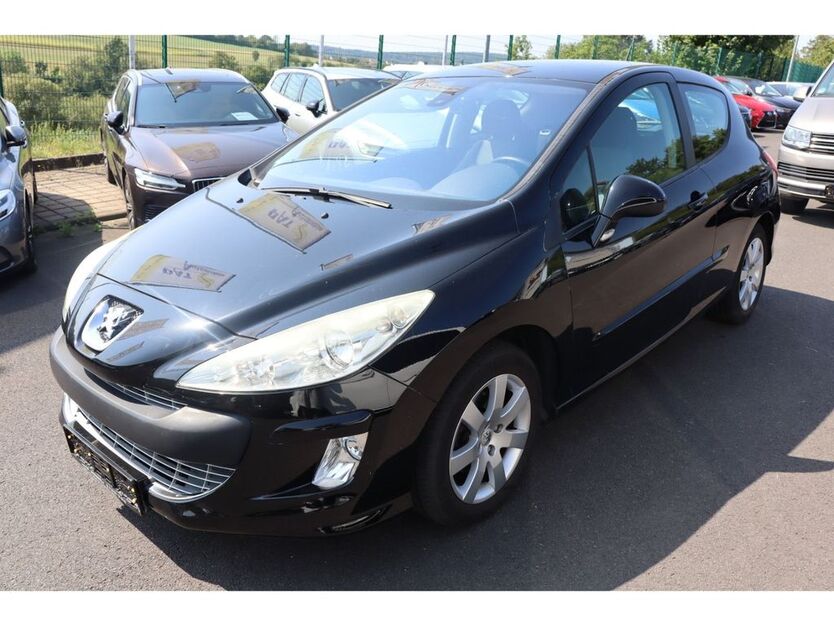 Peugeot 308 130.440 km 1.950 € Gersfeld 36129