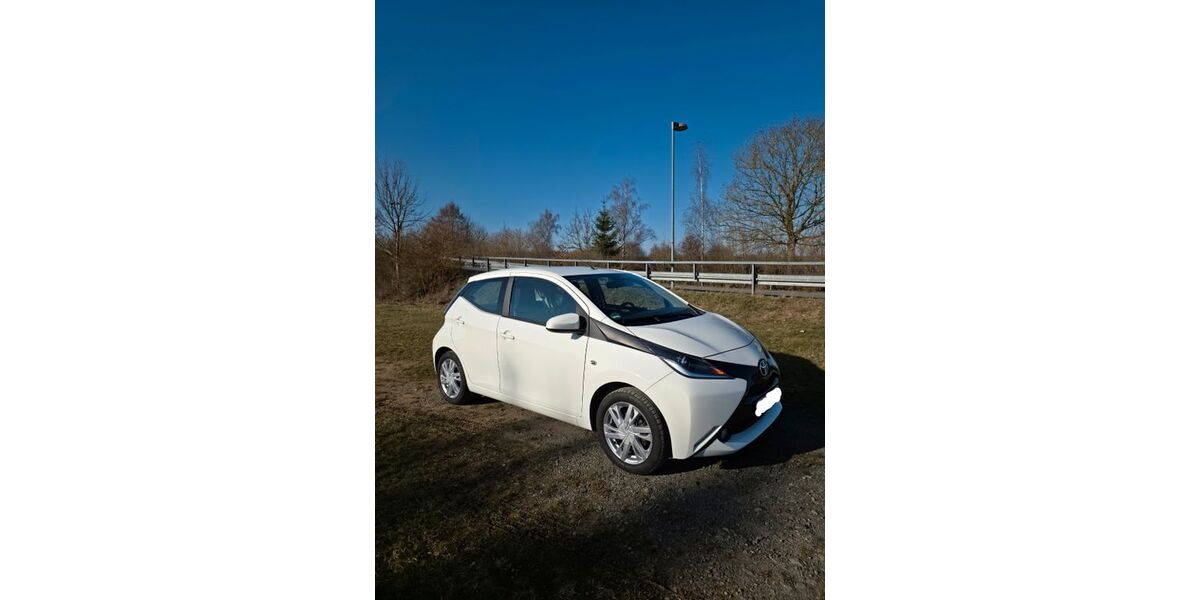 Toyota Aygo (X) 31.000 km 9.900 &euro; Frankenberg 35066