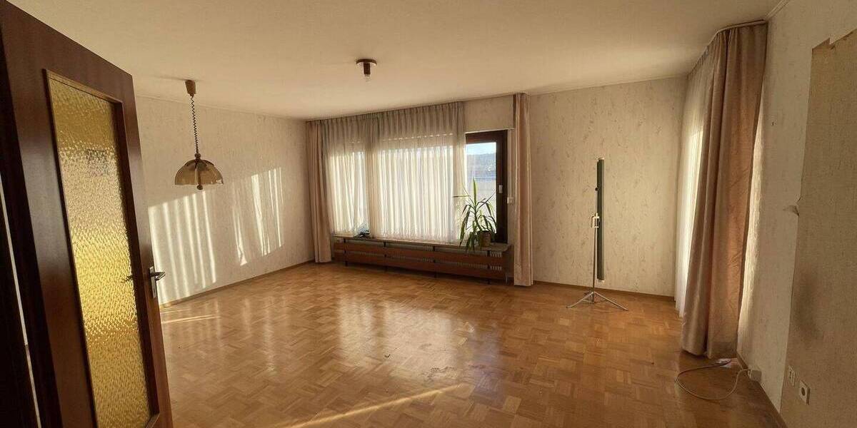 Etagenwohnung Vaihingen an der Enz Roßwag - 5 Zimmer, 127 m&sup2;, 285.000&euro; | Angebot:26082965
