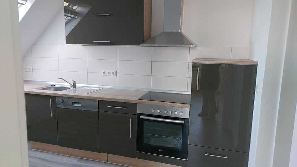 Dachgeschoßwohnung Plau am See - 2 Zimmer, 42 m&sup2;, 300&euro; | Angebot:26200042