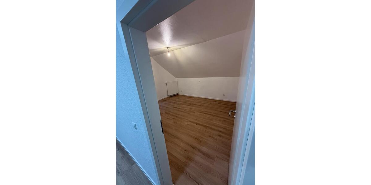 Dachgeschoßwohnung Lahnstein - 3 Zimmer, 65 m&sup2;, 600&euro; | Angebot:25965350