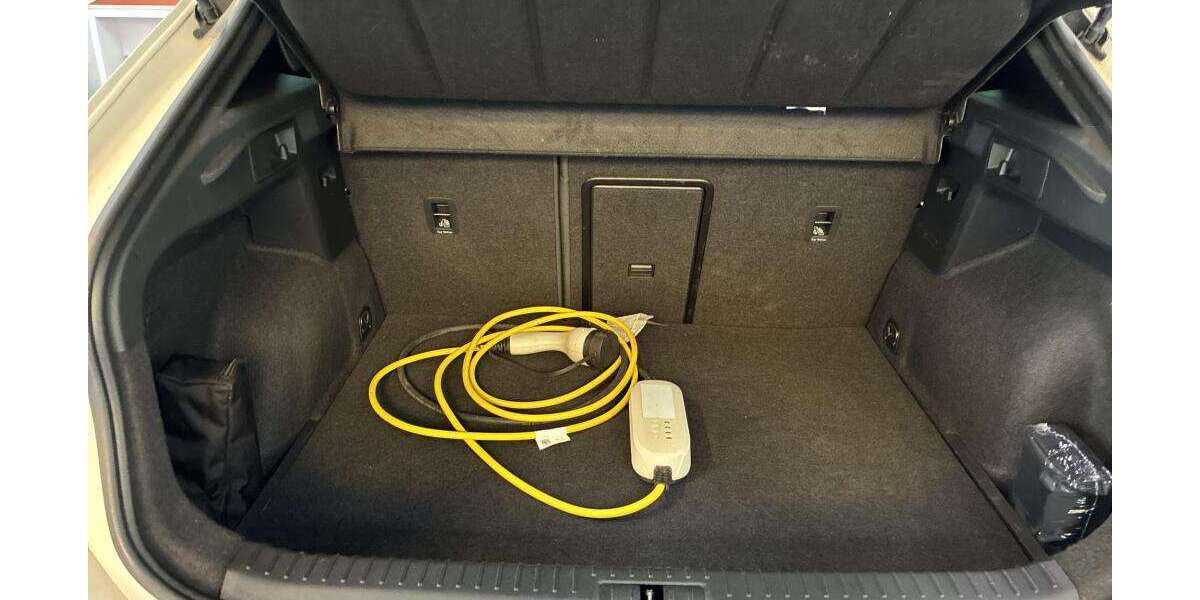 Cupra Formentor VZ 1.4 e-Hybrid DSG NAVI PANORAMA LEDER 22.380 km 29.988 &euro; Bergkamen 59192