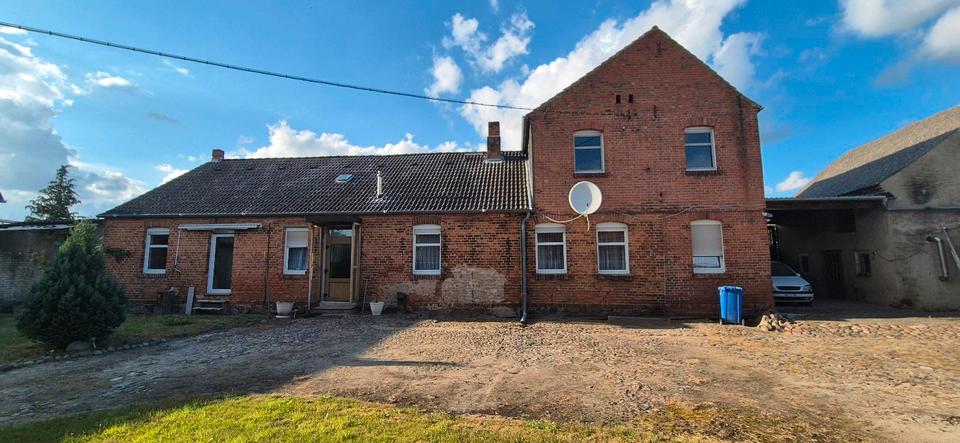 Einfamilienhaus Osterburg (Altmark) - 8 Zimmer, 150 m&sup2;, 110.000&euro; | Angebot:25852083